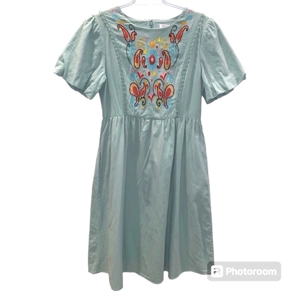 Sweet Salt sz 4 Light Green Embroidered Short Sleeve Modest Midi Length Dress